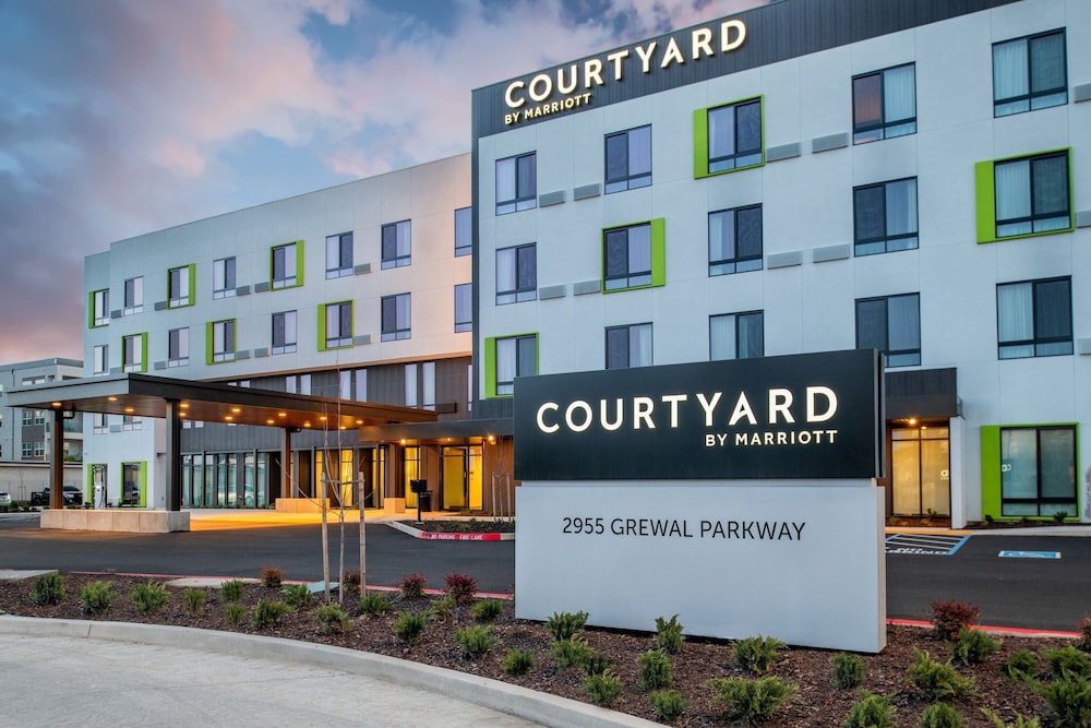 Courtyard by Marriott Modesto North 2/28