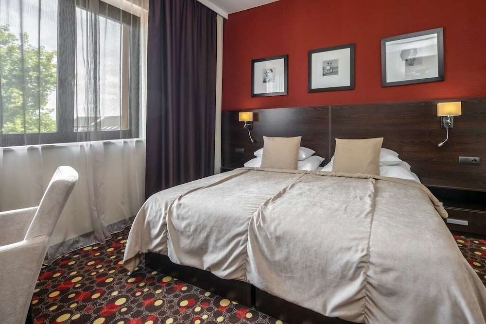 STANDARD, DOUBLE BED