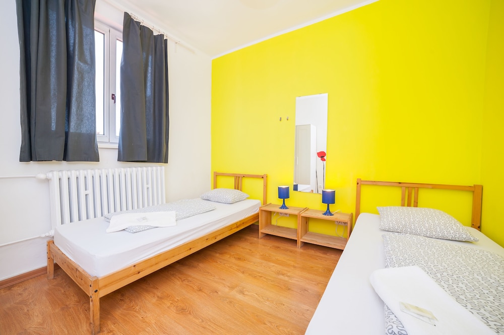 Patio Hostel 6/50