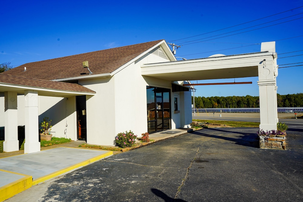 Sunset Inn Clarksville 35/44