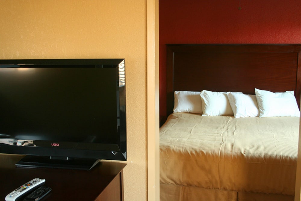 Pacific Inn And Suites 21/50