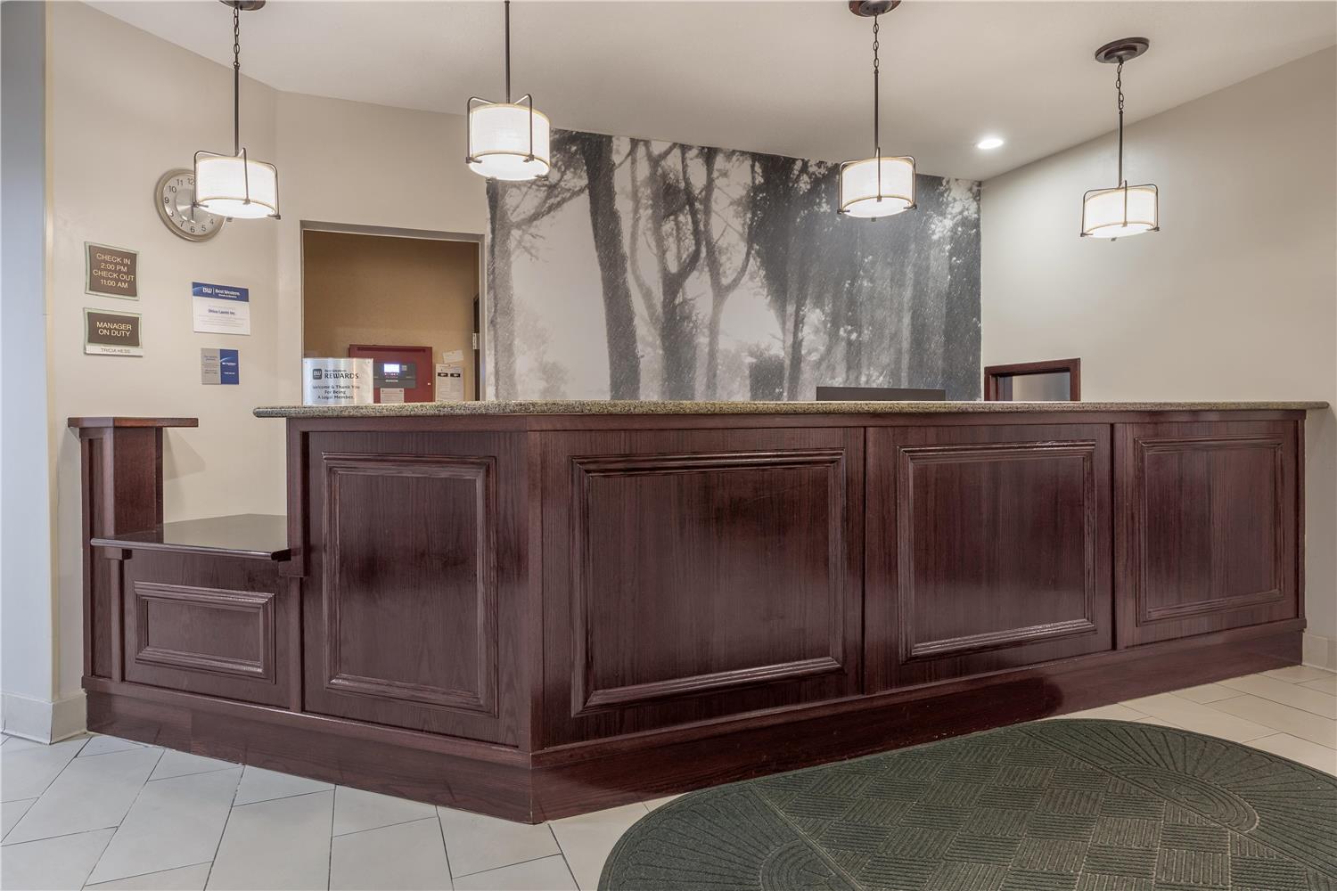 Best Western Plus Executive Inn 4/29