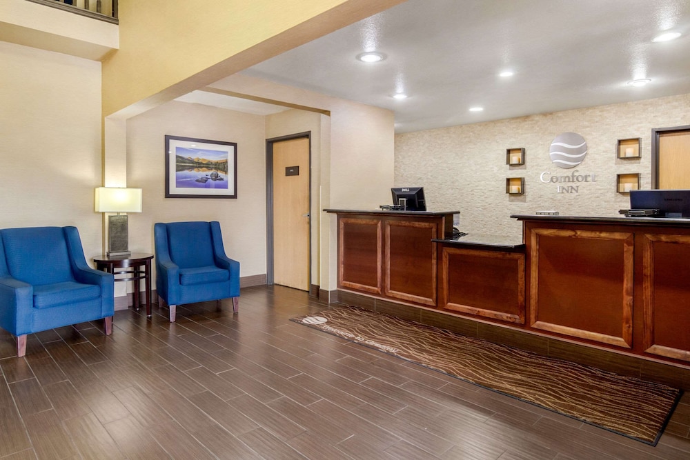 Comfort Inn & Suites Greeley, CO 7/54