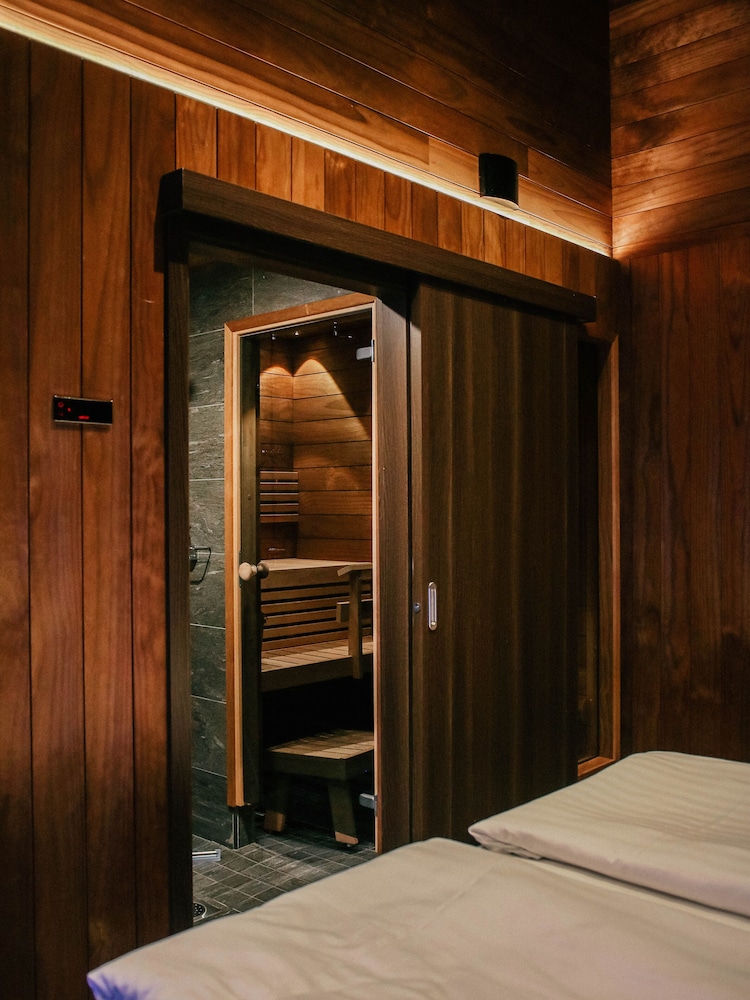 Wilderness Hotel Inari 34/65