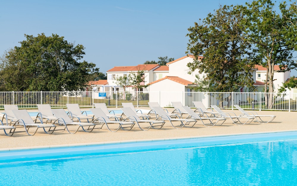 Lagrange Vacances Le Village De La Mer 40/49