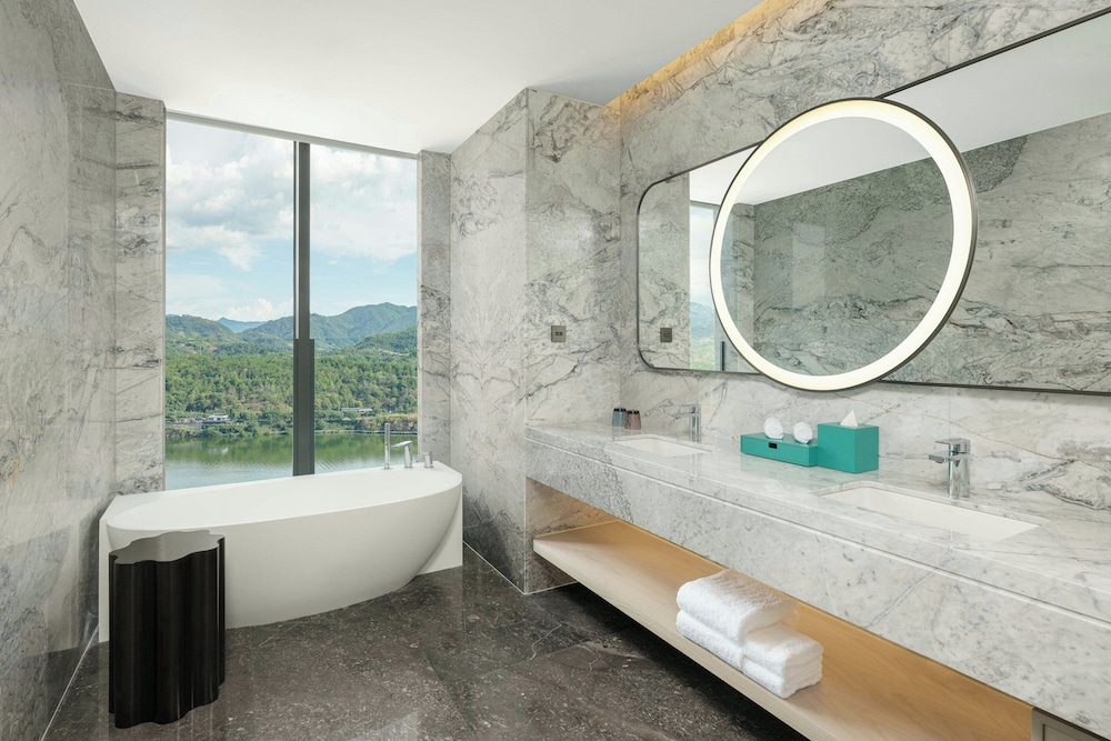 Lishui Marriott Hotel 50/50