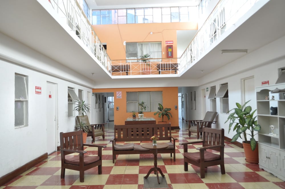 Hotel Metropolitan I 12/18