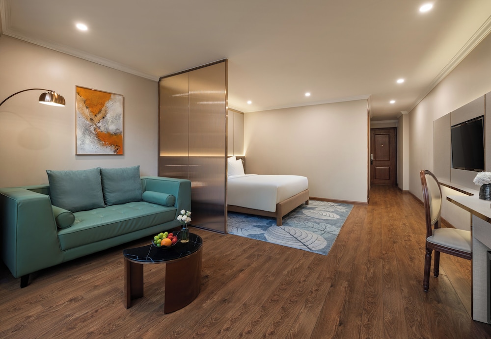 Splendid Secret Hotel 30/50