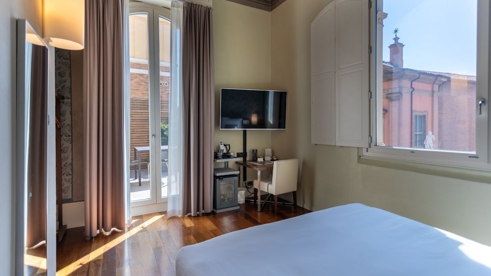 PREMIUM, TERRACE
