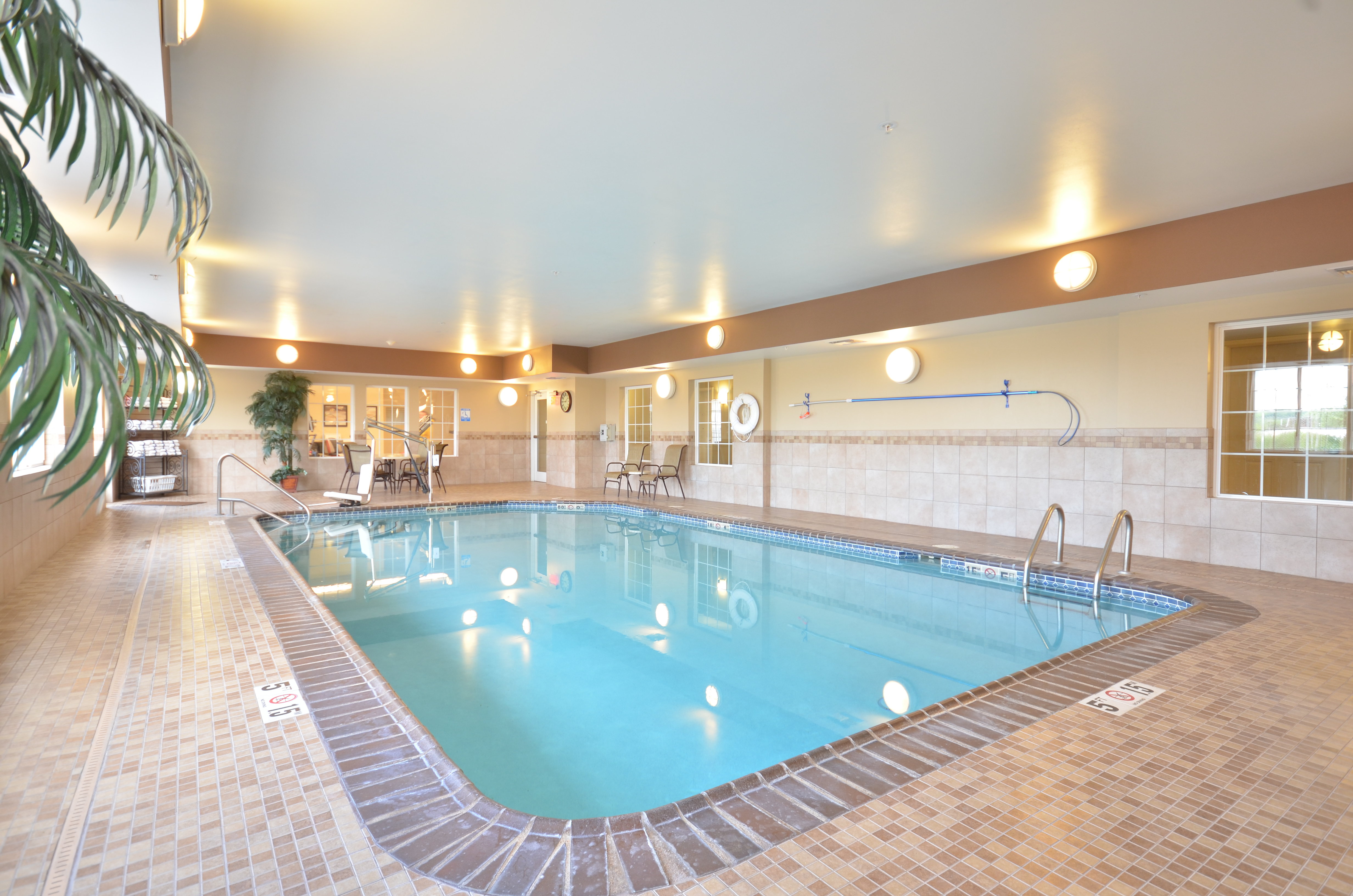 CANDLEWOOD SUITES CAPE GIRARDEAU 65/68