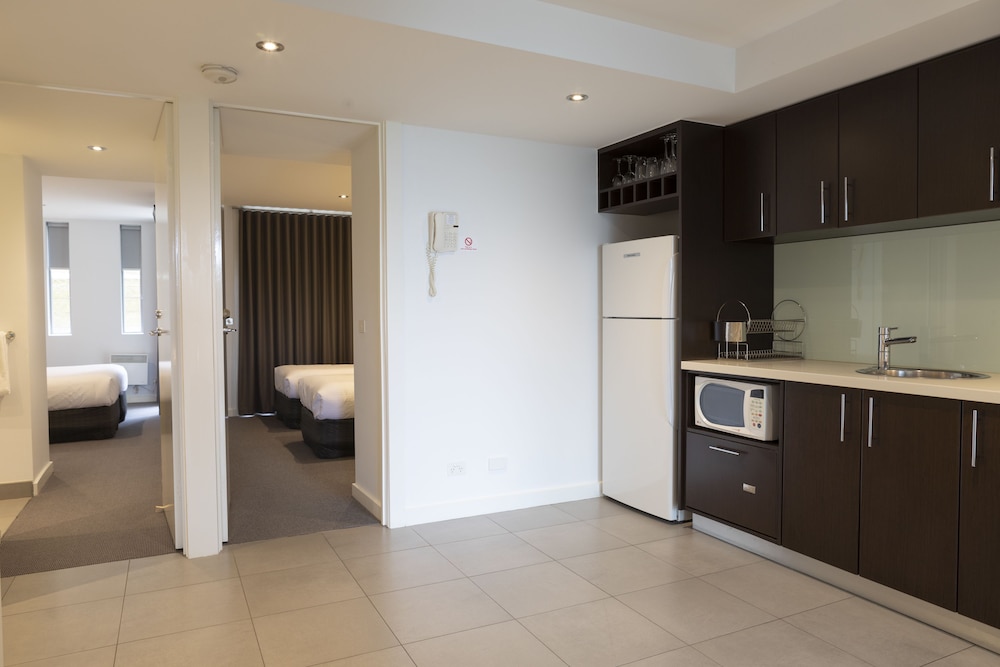 The Dolphin Apartments 7/69
