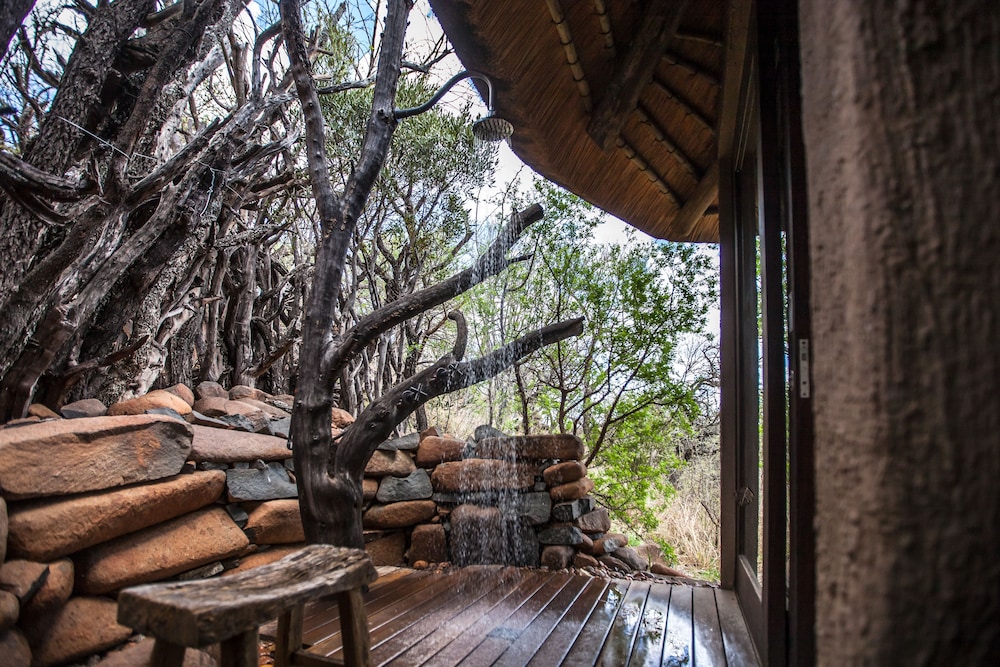 Nambiti Hills Private Game Lodge 28/50