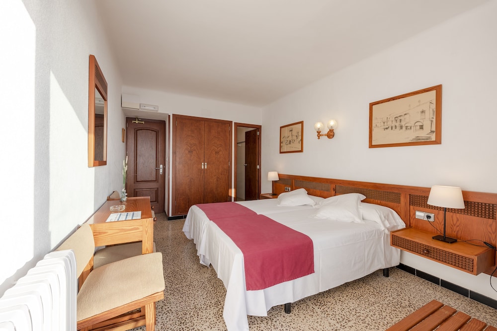 Hotel Sa Baronia 32/72