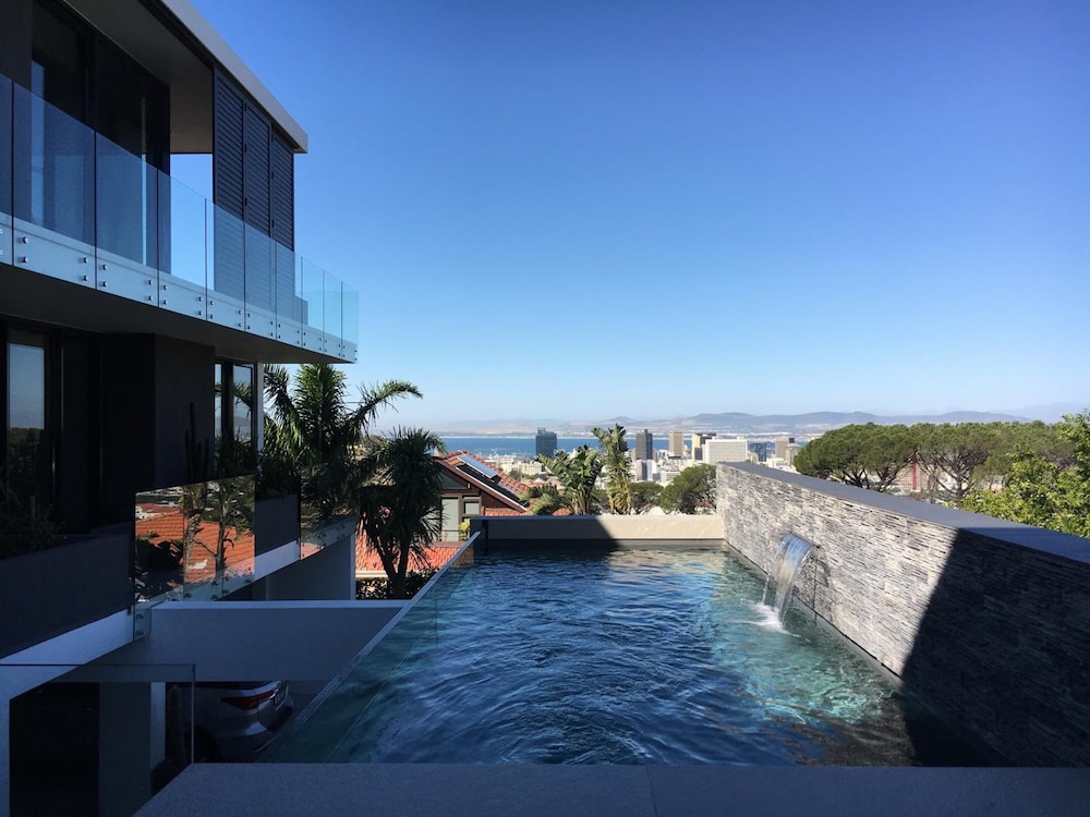 Bayview Guest House 61/64