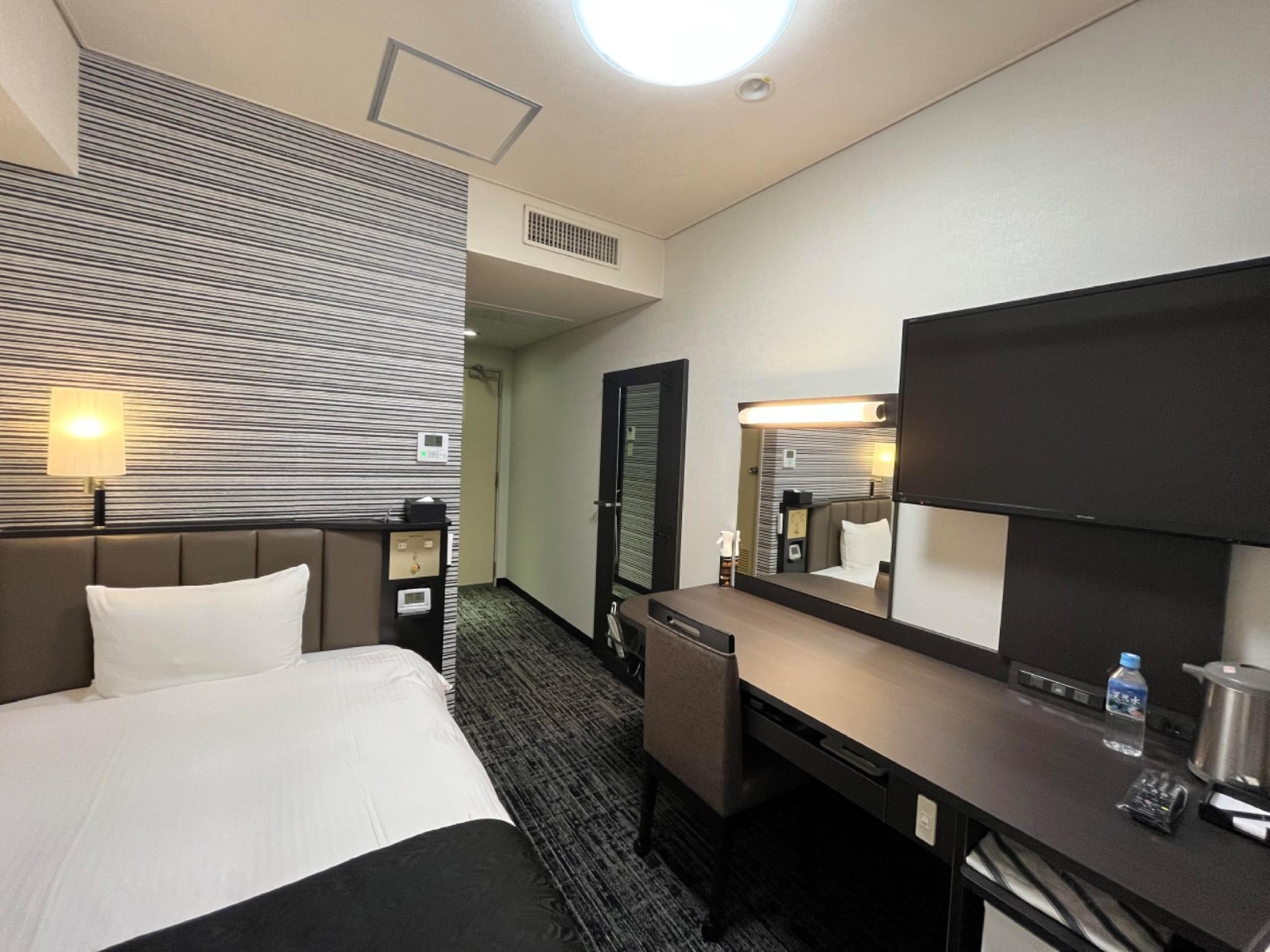 Semi Room, Single, Semi Double Bed