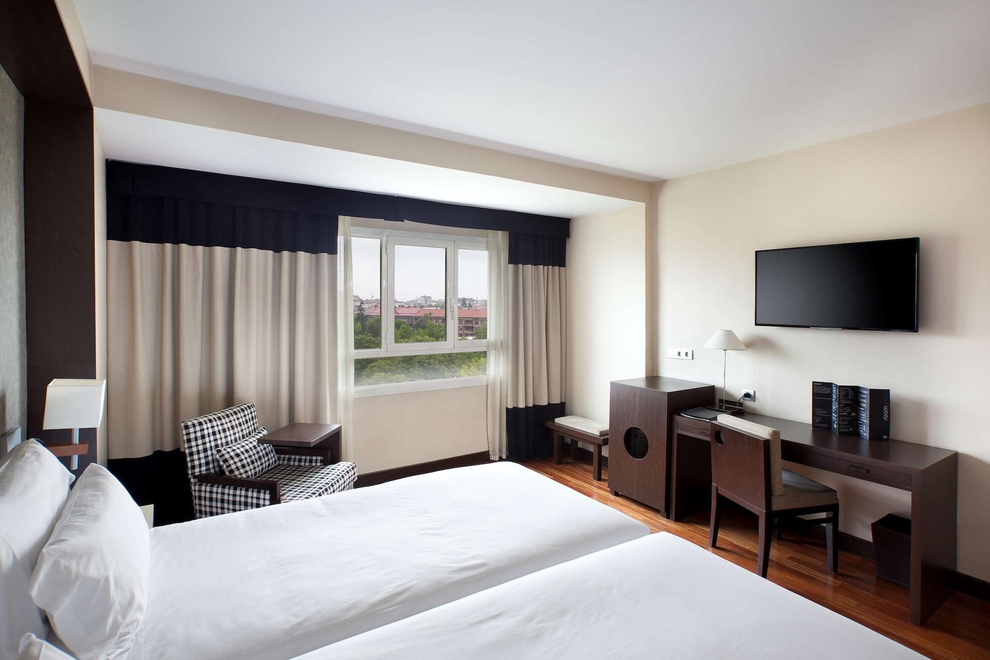 Standard, with Extra Bed, with View