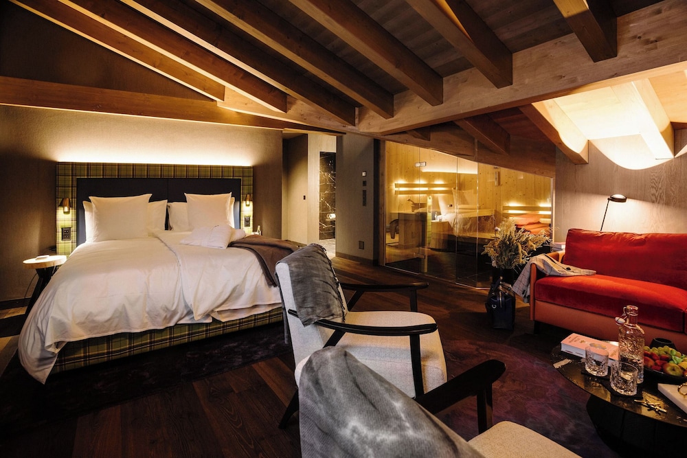 Spa, Junior Suite, King Bed, Eiger View, Sofa