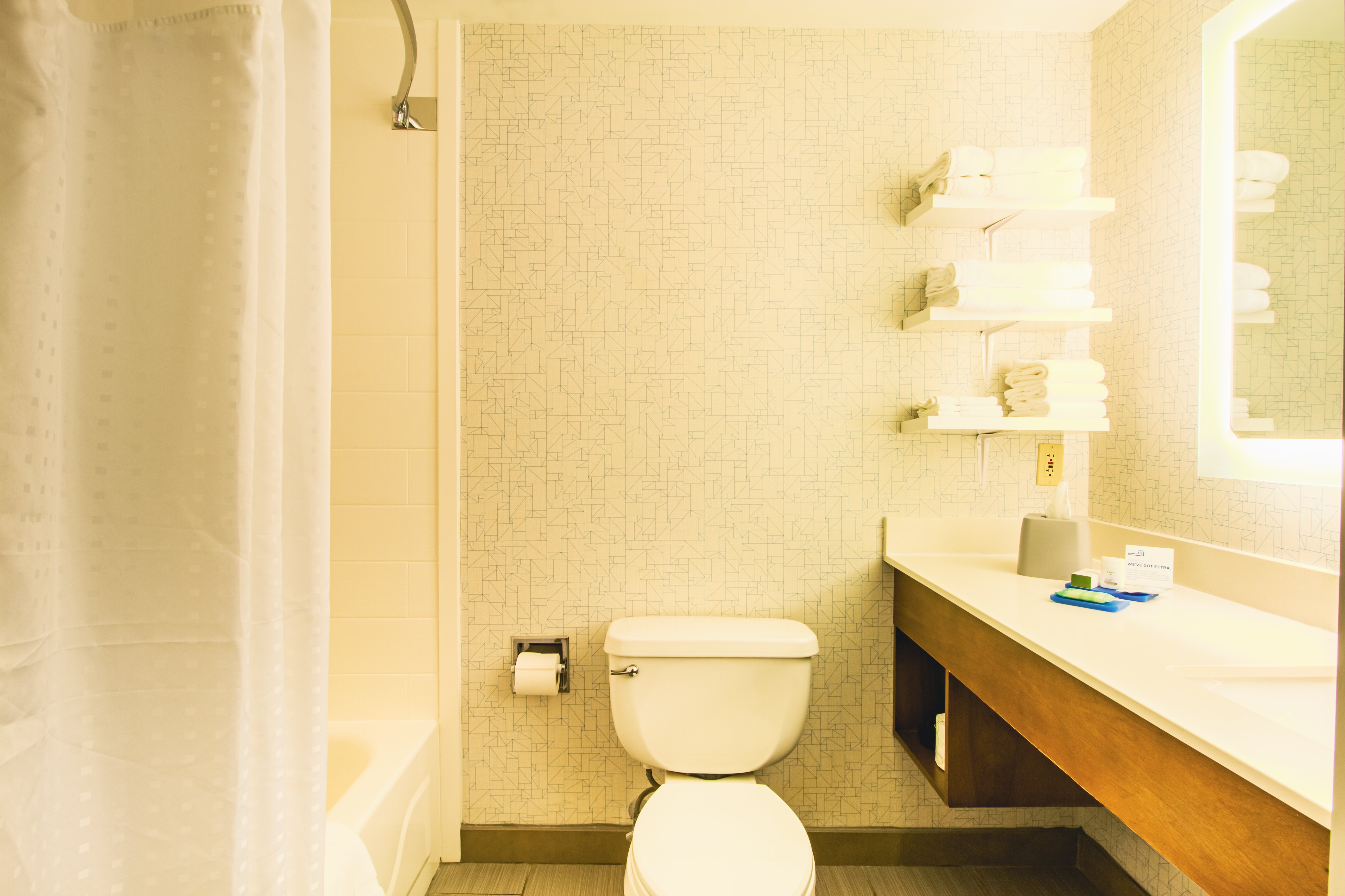 Holiday Inn Express & Suites Lincoln East - White Mountains 45/47