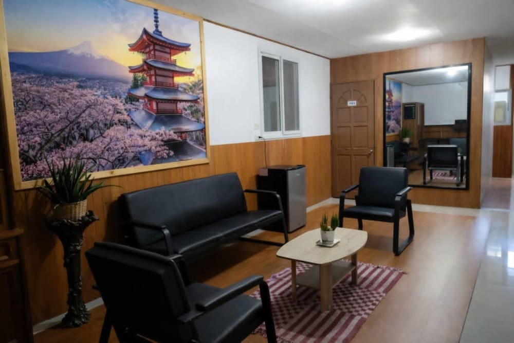 Axis Pension Hotel 32/50