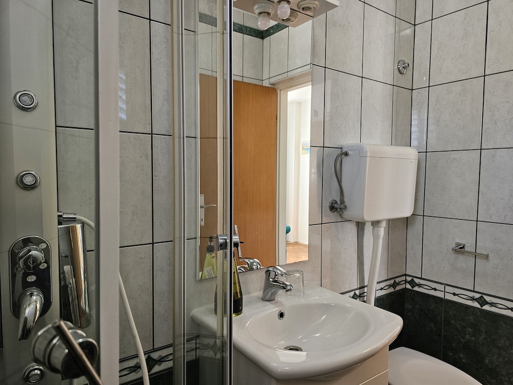 Adria Apartments 41/50