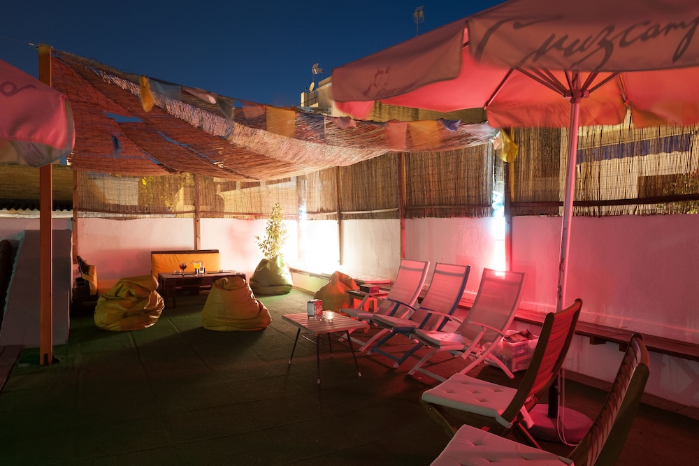The Nomad Hostel 37/77