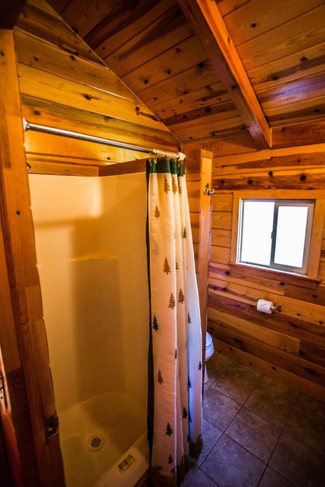 Bryce Country Cabins 35/70