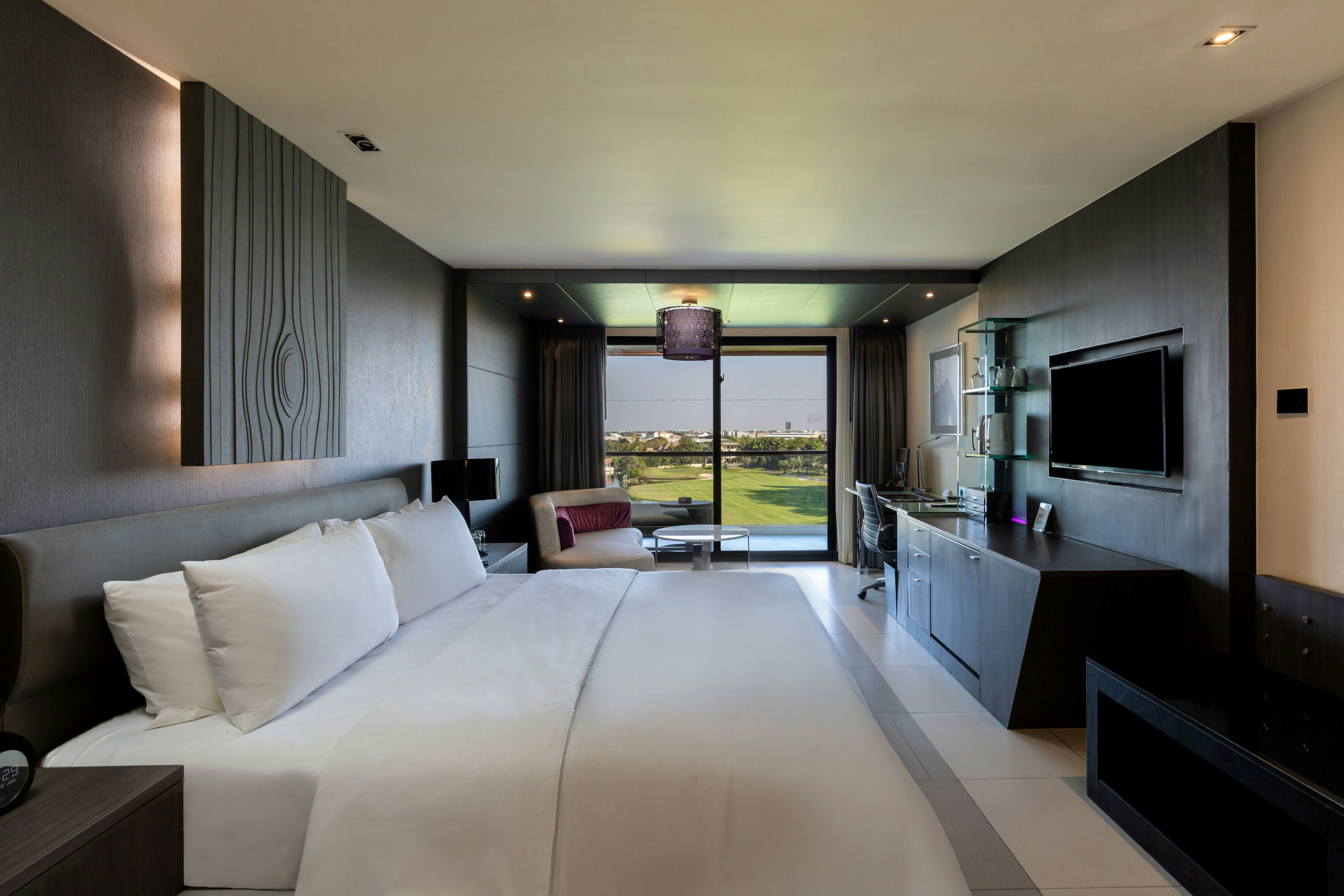 DELUXE, KING BED, GOLF COURSE VIEW