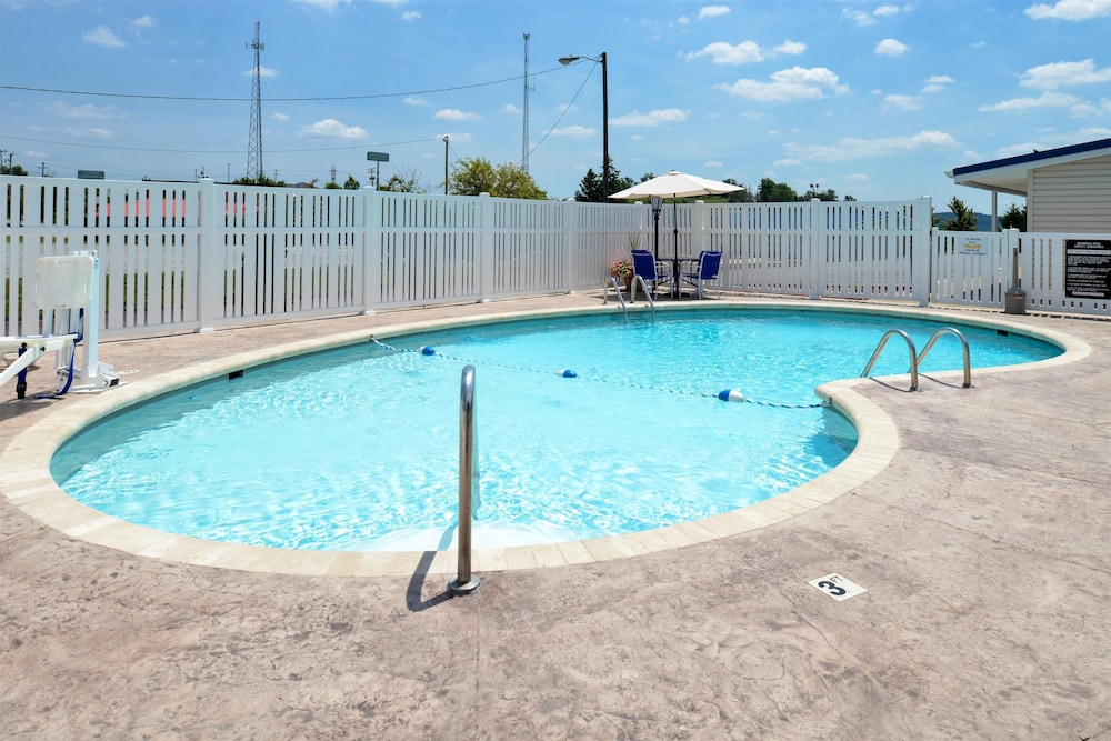 Americas Best Value Inn St. Clairsville/Wheeling 6/39