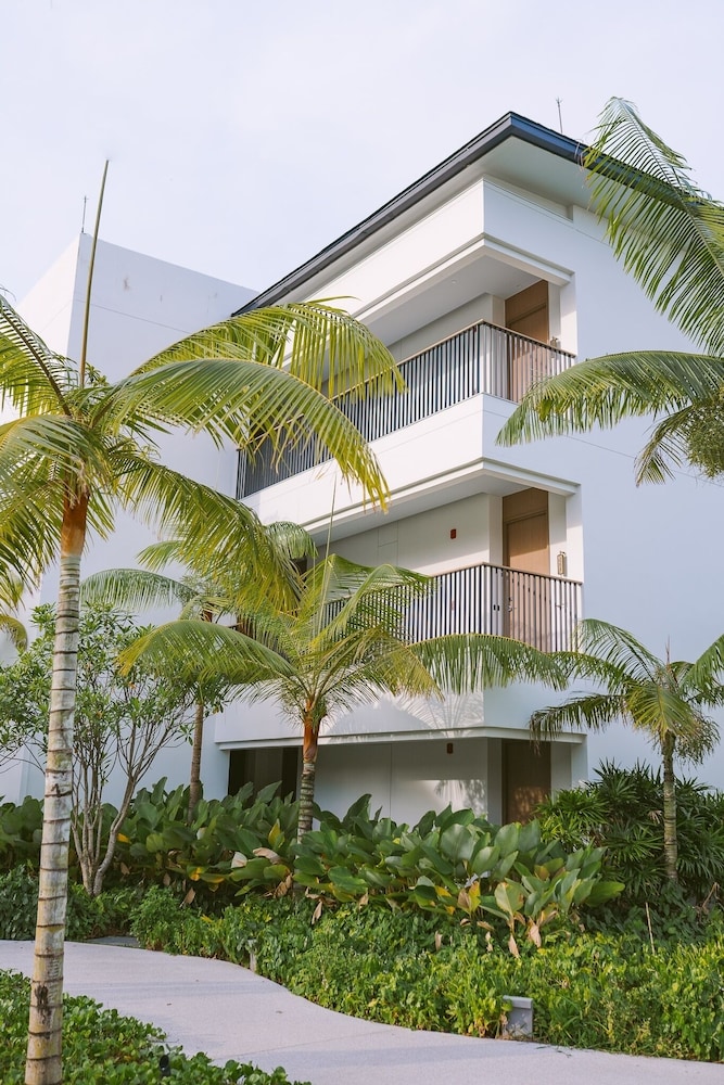 Pullman Khao Lak Resort 9/67