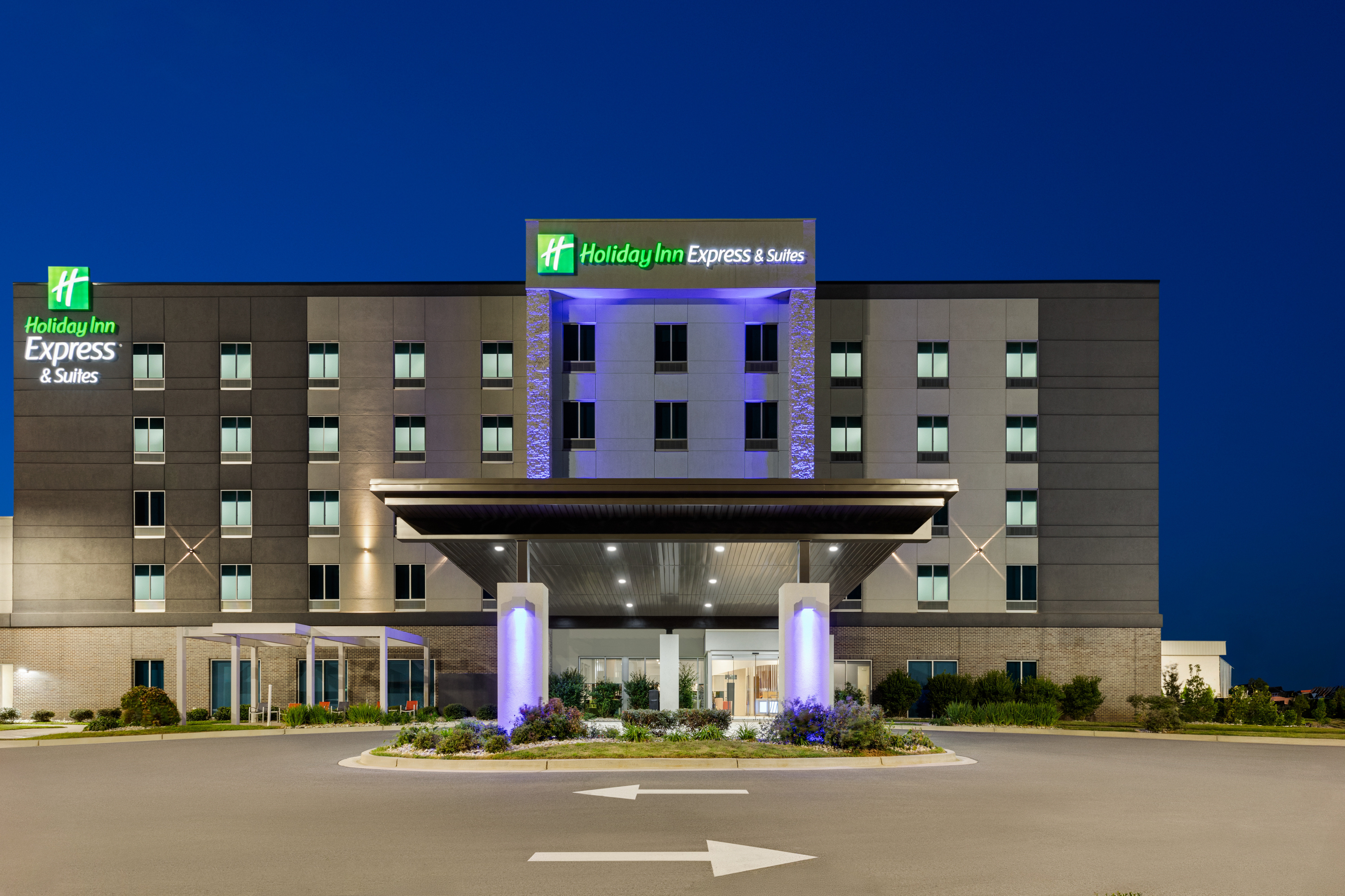 Holiday Inn Express Suites Dalton Walnut Ave 2/52