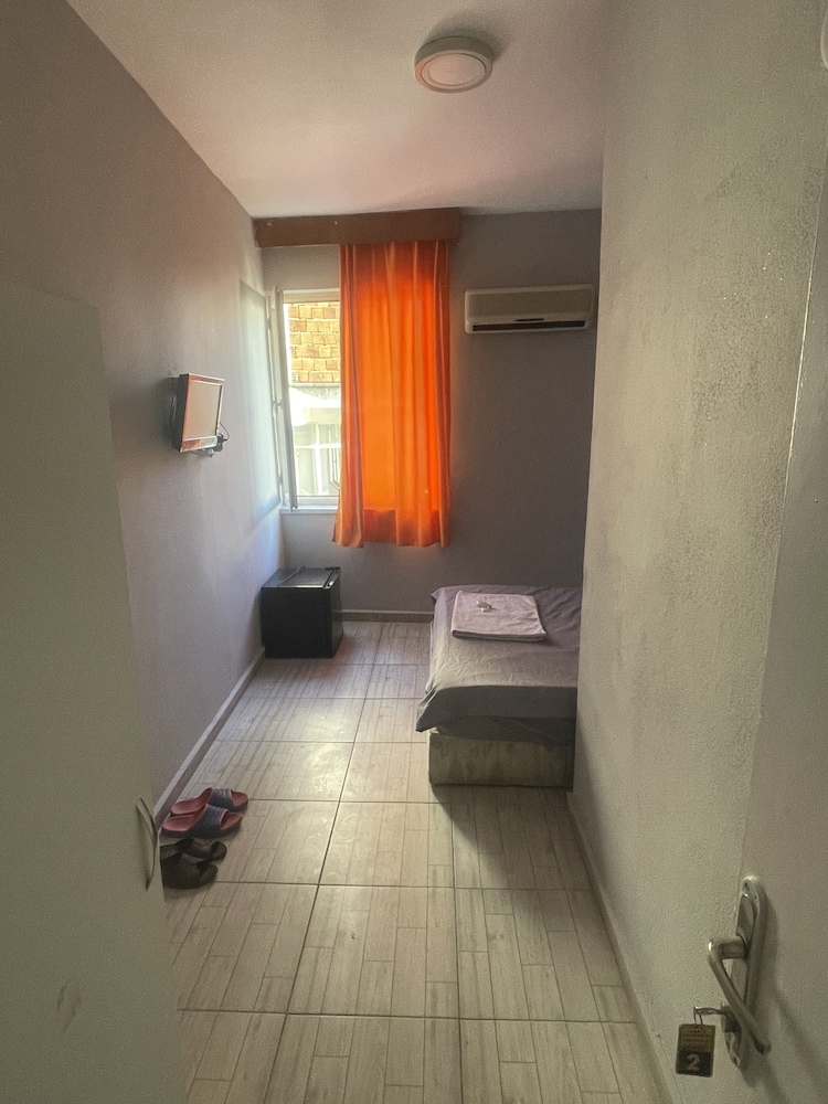Ersoy Ak Pansiyon 28/50