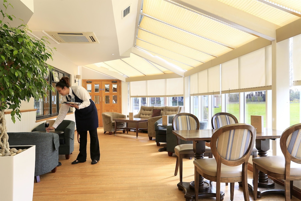 Macdonald Craxton Wood Hotel 46/60