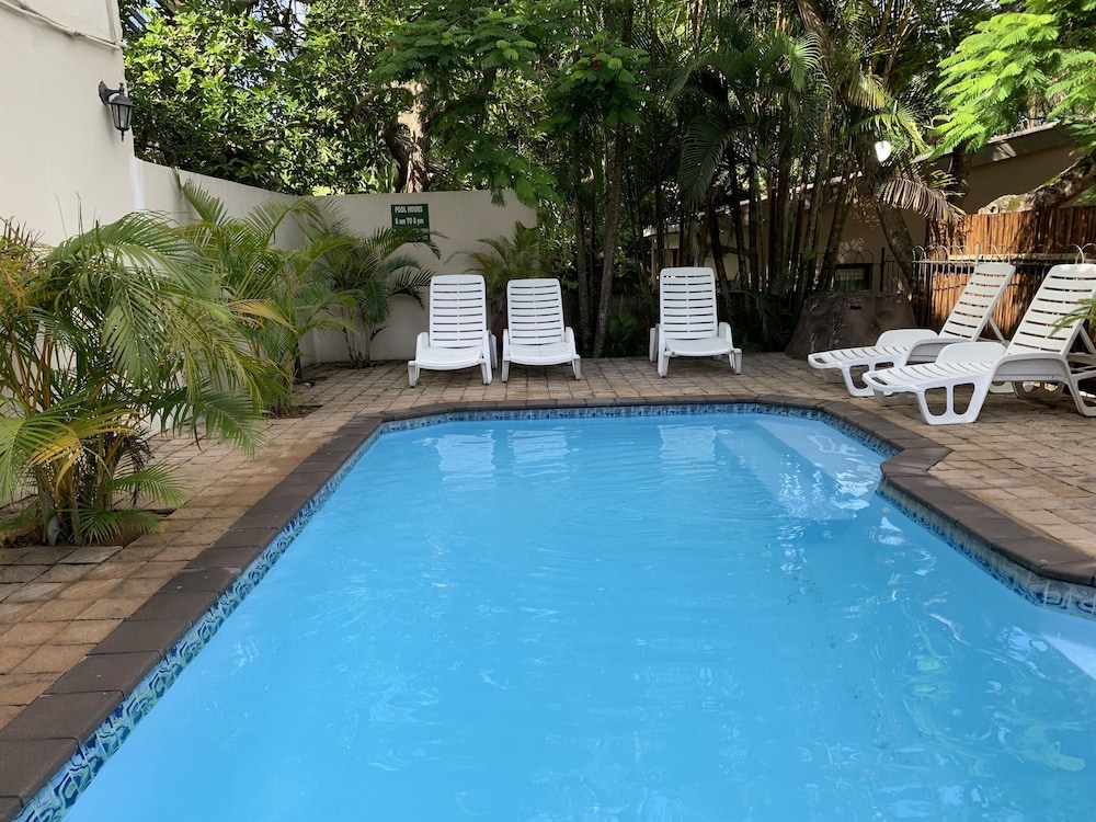 St Lucia Palms 43/50