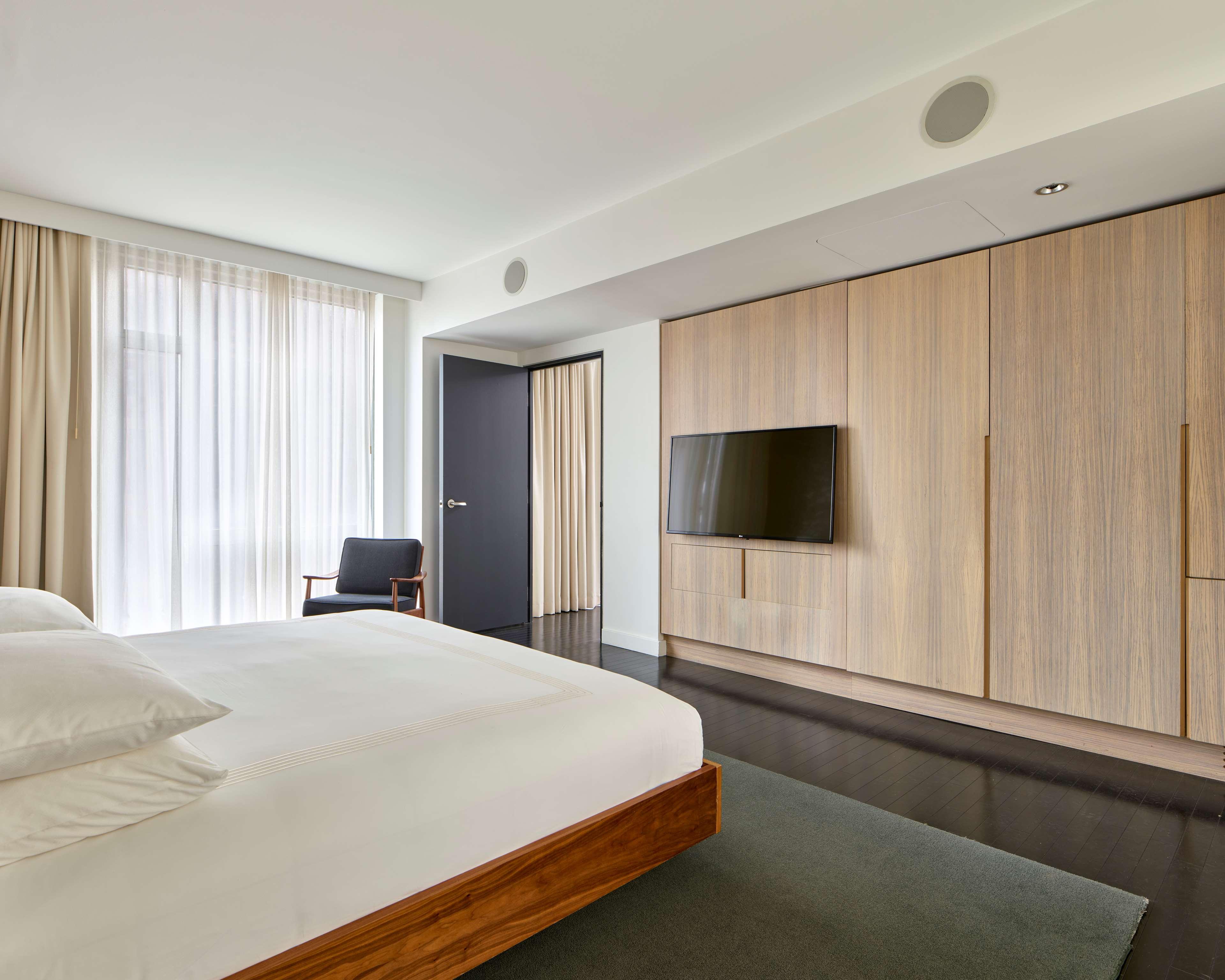 Penthouse, Suite