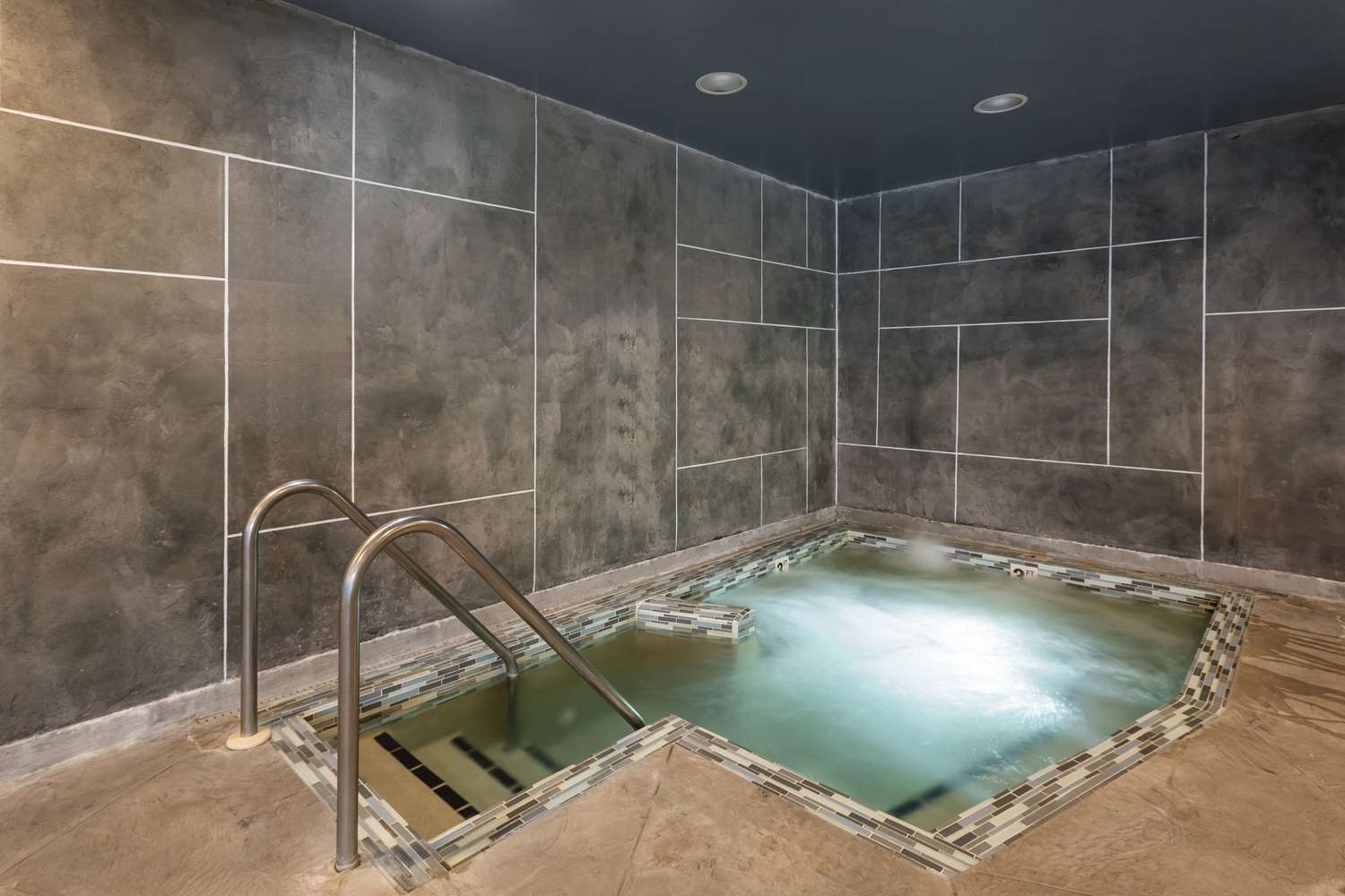 Best Western Plus Milwaukee West 27/45