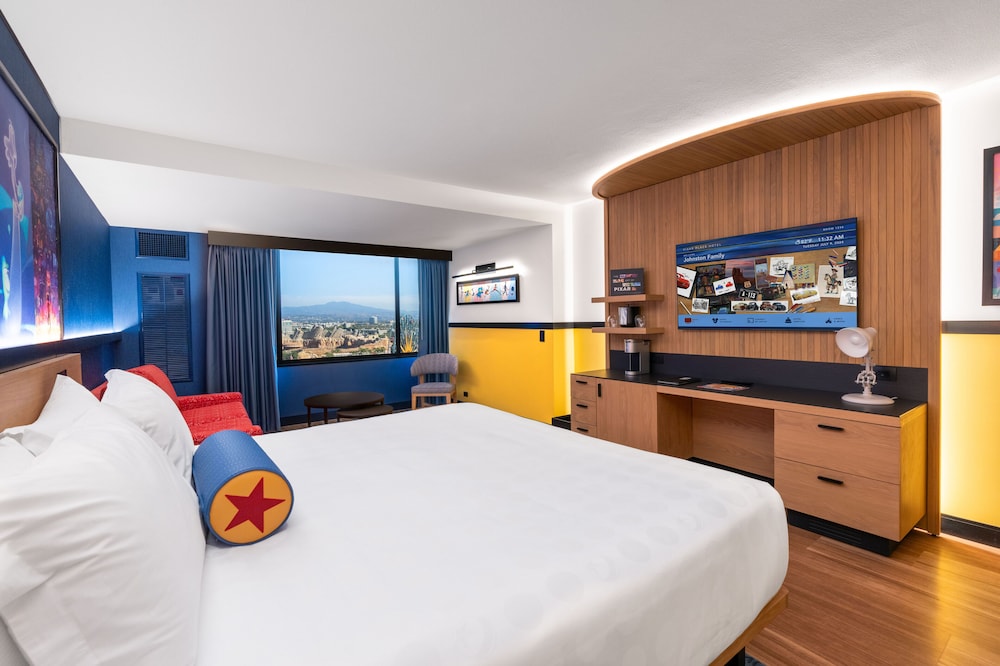 ROOM, KING BED, WITH VIEW, SOFA, CLUB FLOOR