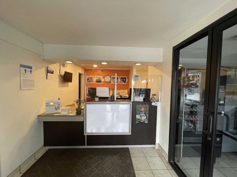 Travelodge by Wyndham Brattleboro VT 5/25