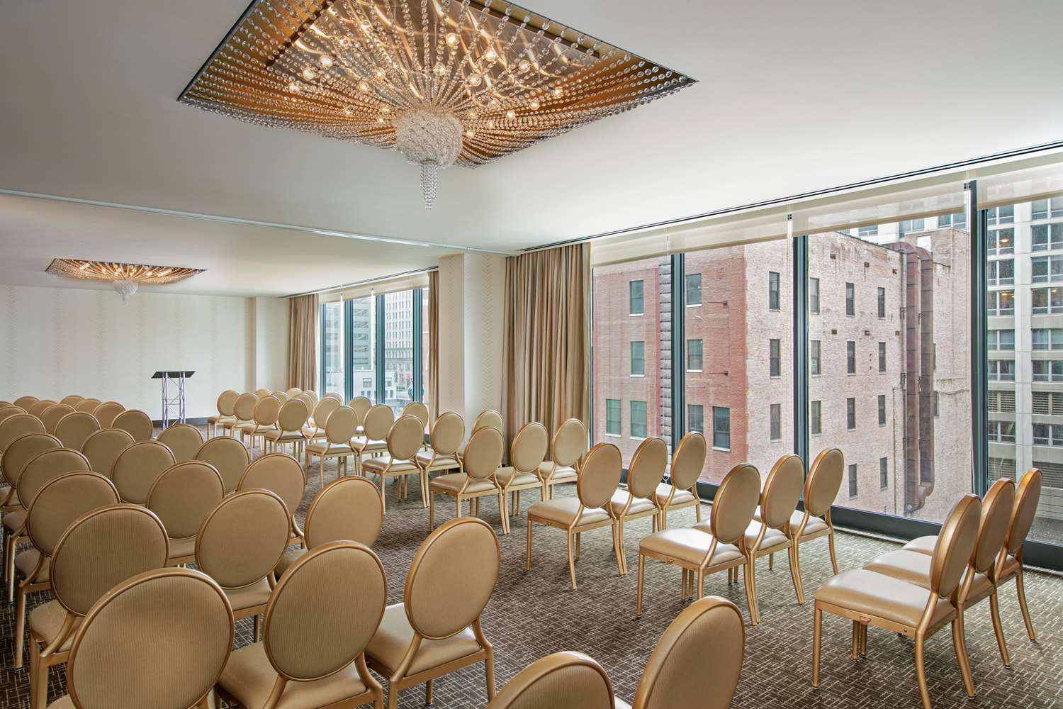 Hotel 505 River North 71/75
