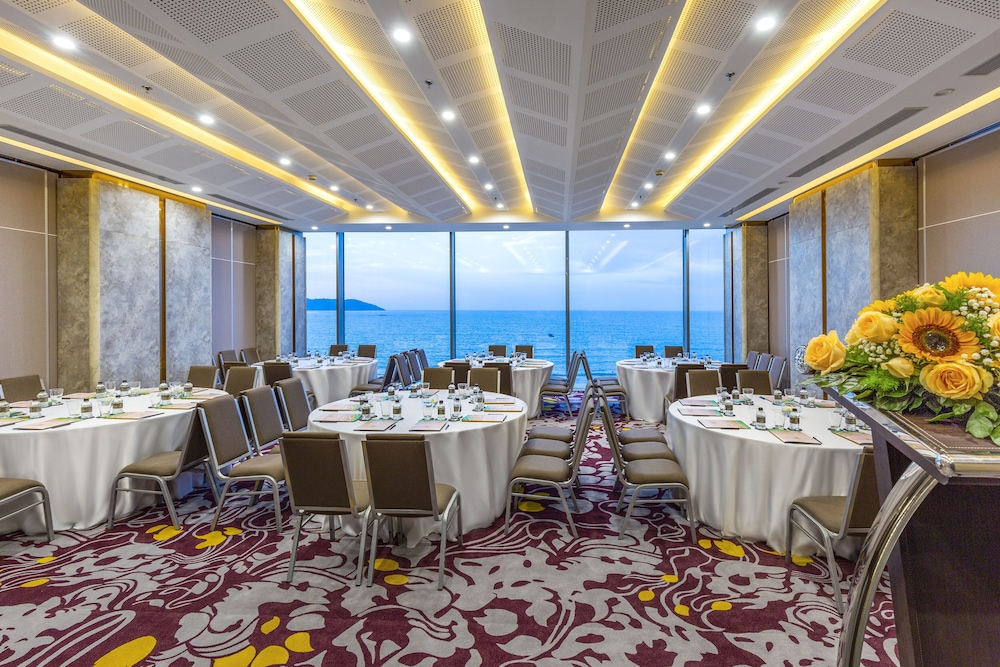 Le Sands Oceanfront Da Nang Hotel 39/50