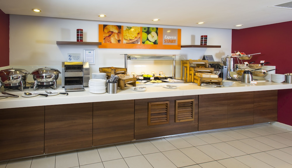 Holiday Inn Express Northampton - South, an IHG Hotel 36/64