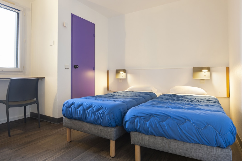 Room, Twin Beds