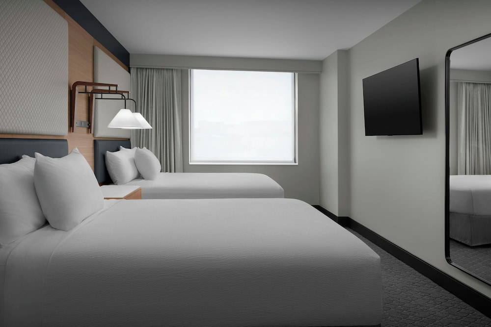 1 Bedroom, Suite, 2 Queen Beds, Sofa