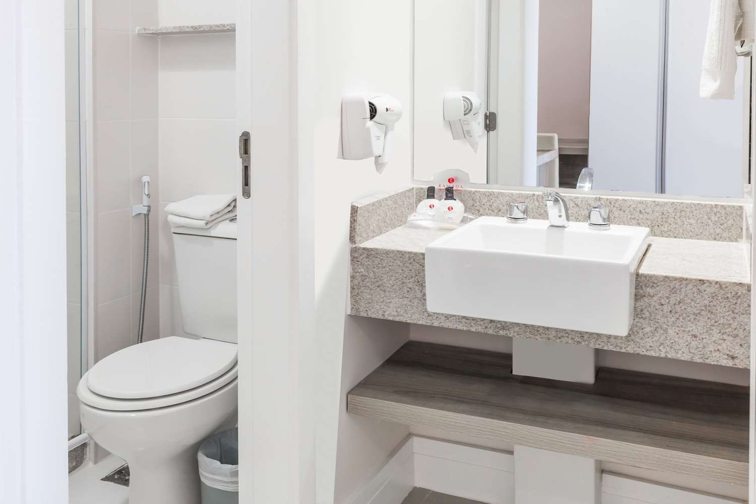 Ramada by Wyndham Campos dos Goytacazes Hotel & Suites 48/49
