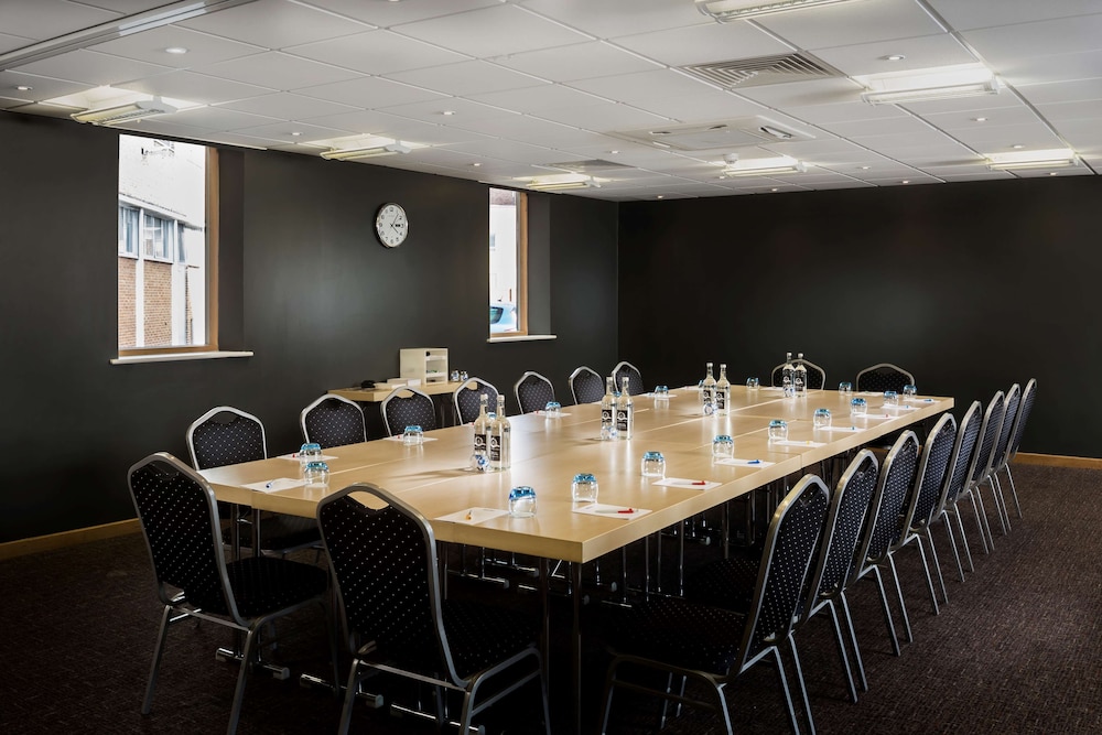 Park Inn By Radisson Peterborough 50/57