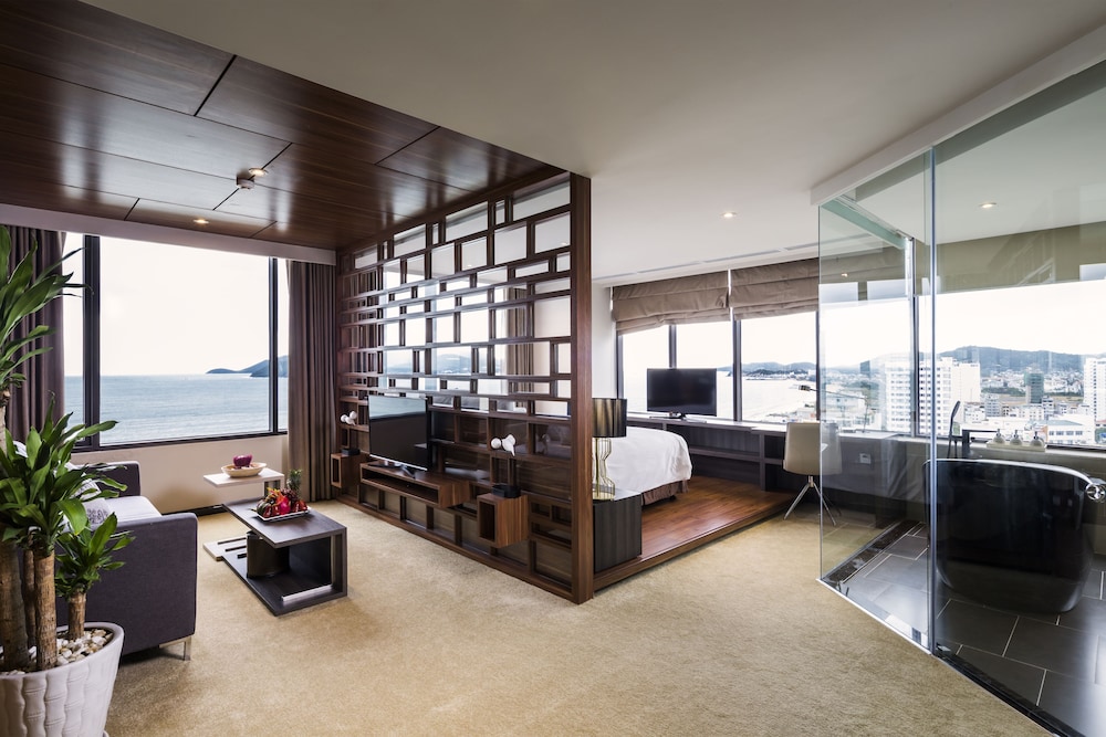 Alana Nha Trang Beach Hotel 65/83