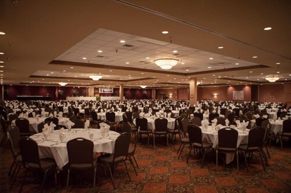 Decatur Conference Center Hotel 40/42