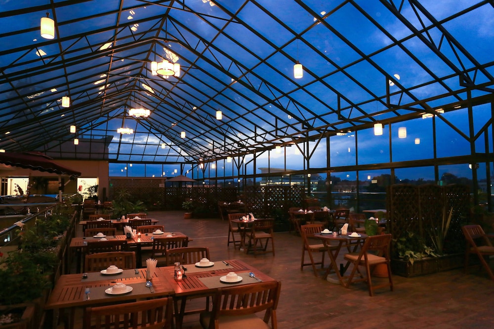 Lotos Inn Suites 48/70