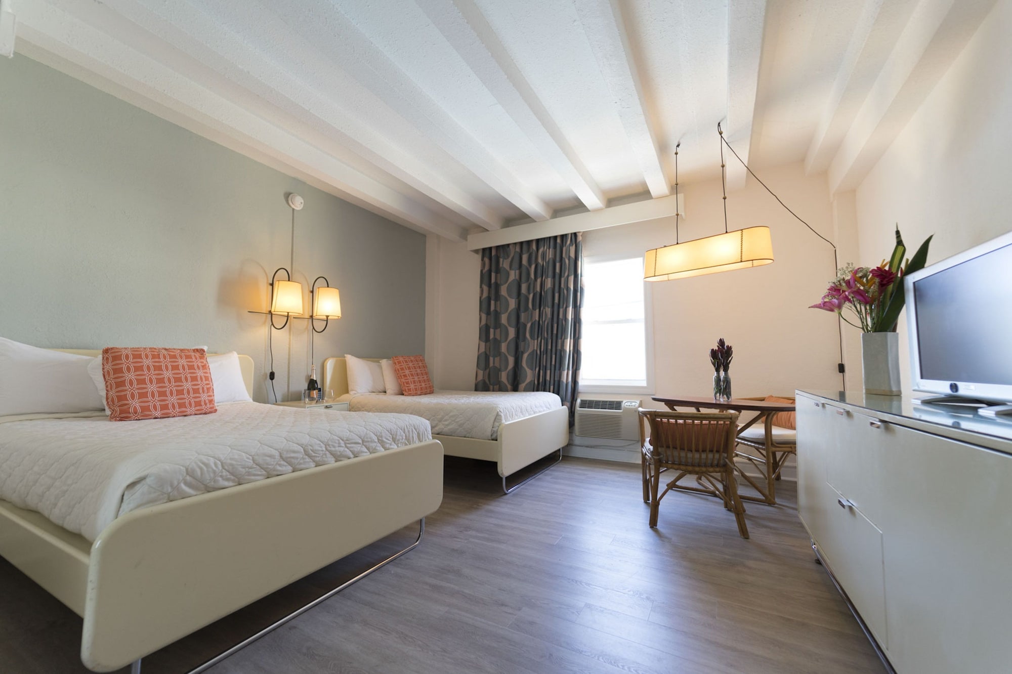 STANDARD, 2 DOUBLE BEDS, OCEAN VIEW
