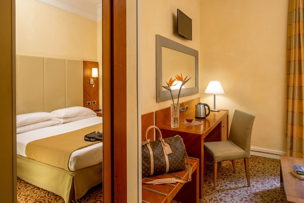 Suite Opera Rooms 15/35