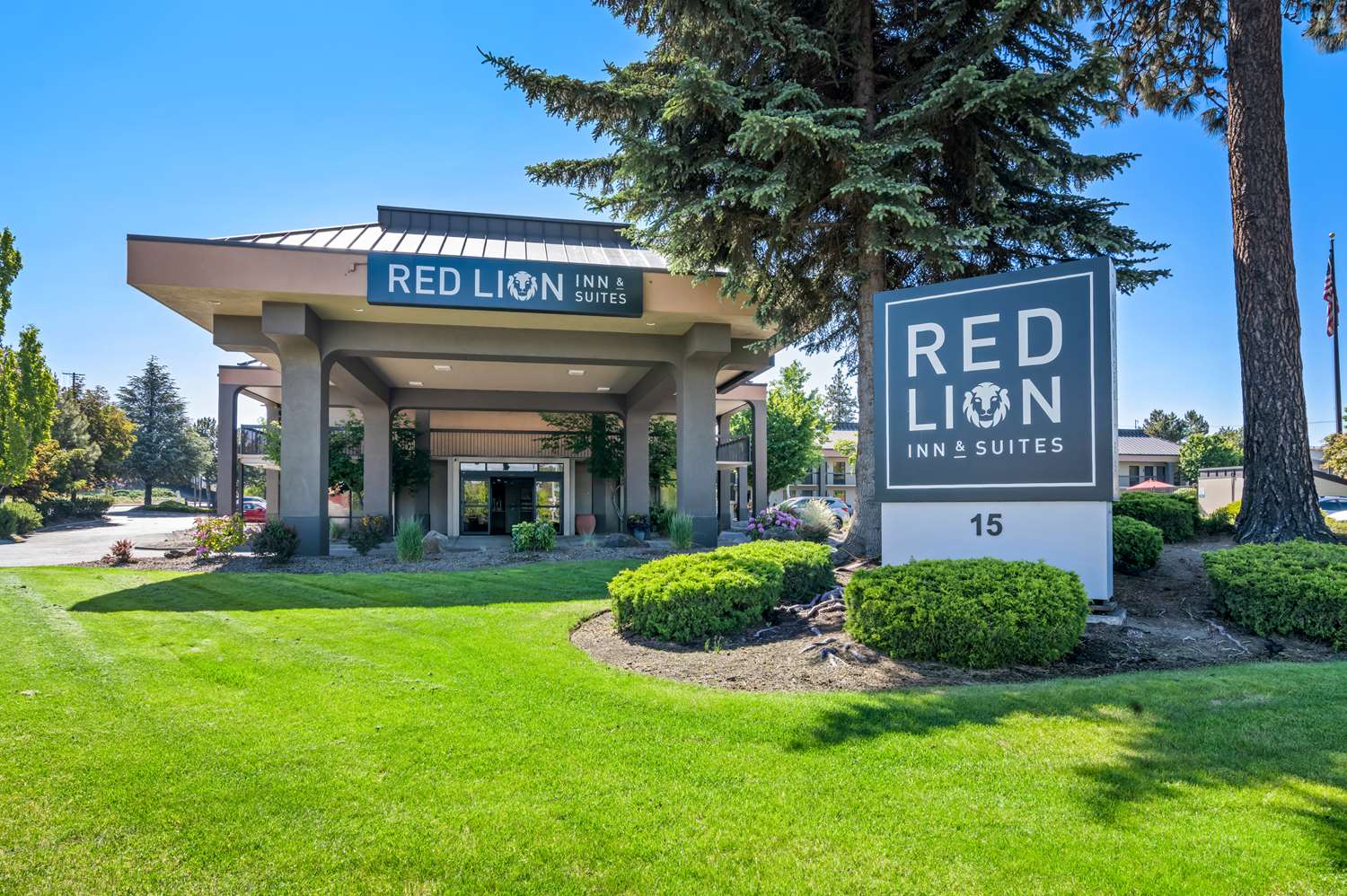 Red Lion Inn & Suites Deschutes River Bend 27/30